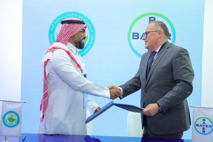 "باير" والجمعية السعودية لأمراض وجراحة الجلد تعلنان عن شراكة استراتيجية للارتقاء بصحة الجلد والبشرة في المملكة