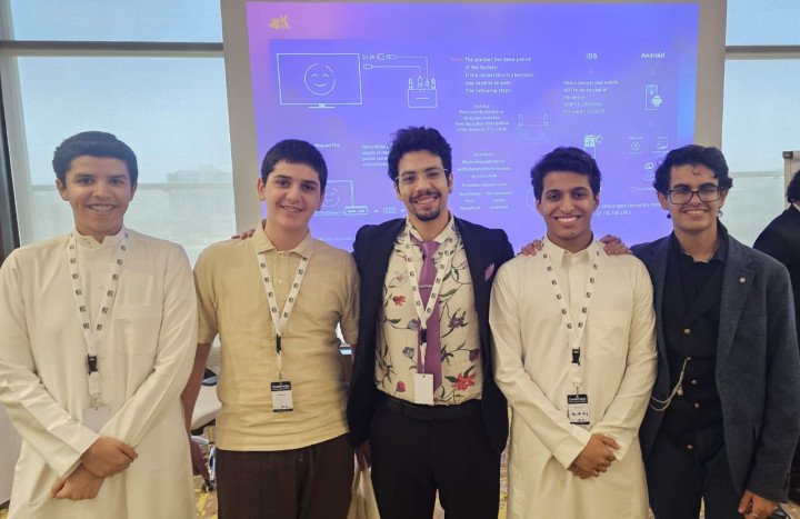استضافــــة أول معسكــــر تدريبـــي للقيادة و التكنولوجيـــا مـــن كامبريــــدج فــي السعوديــة بالريــــاض