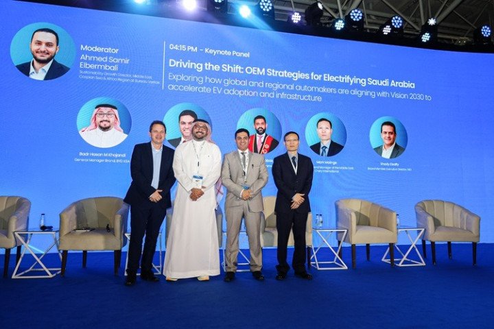 iCAUR تتألق في معرض السيارات الكهربائية بالرياض مع الإطلاق الإقليمي الأول لسيارة V27 REEV SUV